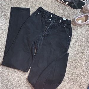Women’s size 29/9 vintage Rockies jeans- black
